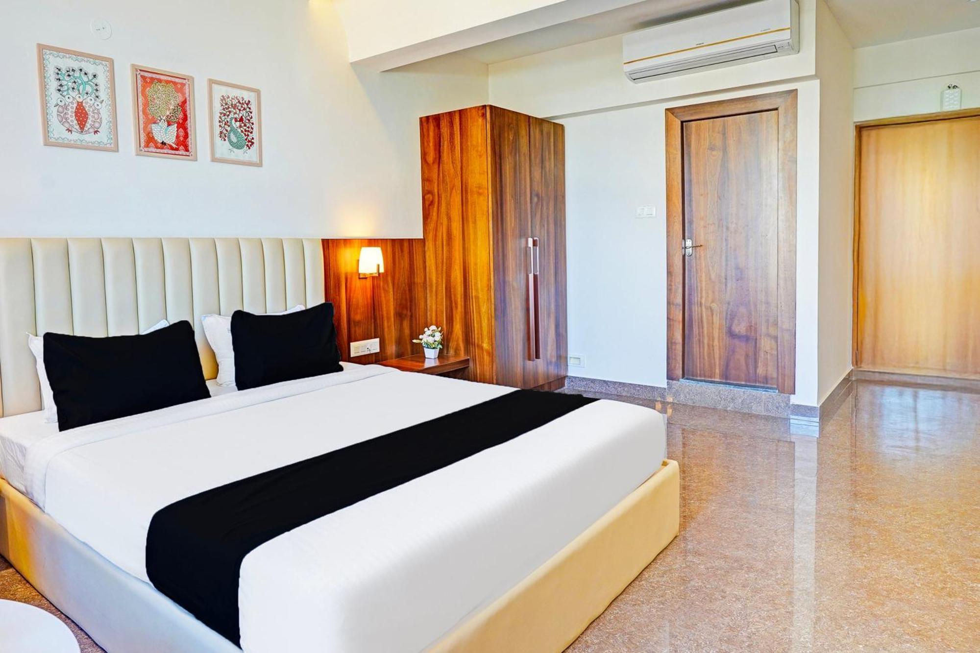 Super Townhouse Oak Electronic City Formerly Hotel Trubell Kammasandra Exterior foto